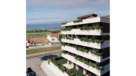 Apartamento T3 com Varanda em São Félix da Marinha
