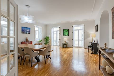 Apartamento T4 na Foz Velha a 150 metros do mar