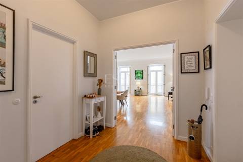 Apartamento T4 na Foz Velha a 150 metros do mar