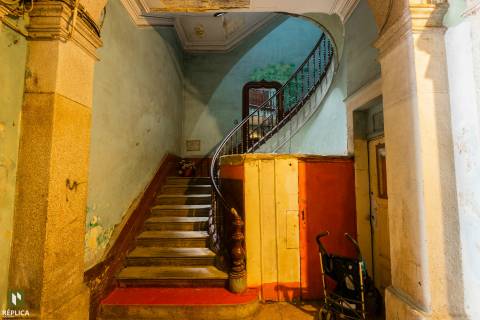 Prédio para reconstrução com projeto aprovado - Baixa do Porto