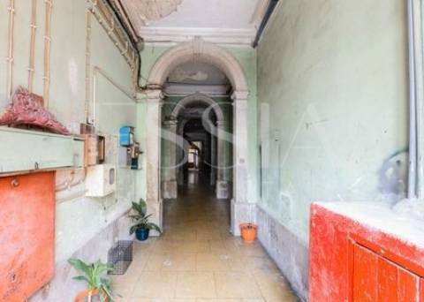 Prédio para reconstrução com projeto aprovado - Baixa do Porto