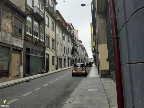 Predio com projecto aprovado - Baixa do Porto