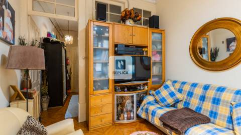 Apartamento T3 com varanda na Ribeira do Porto