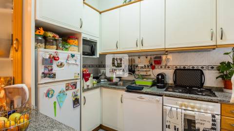 Apartamento T3 com varanda na Ribeira do Porto