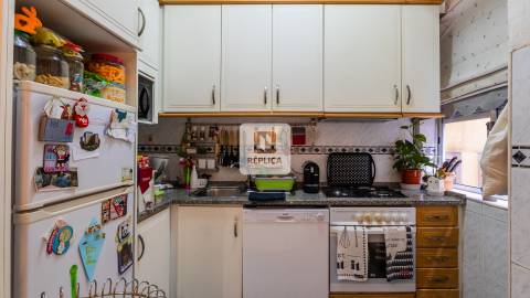 Apartamento T3 com varanda na Ribeira do Porto