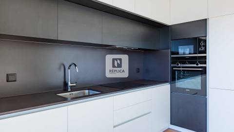 Penthouse T1 - Terraço de 39,50m2 panorâmico com cobertura.