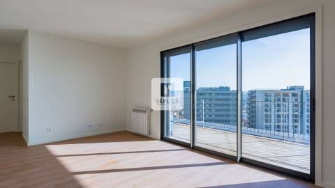 Penthouse T1 - Terraço de 39,50m2 panorâmico com cobertura.