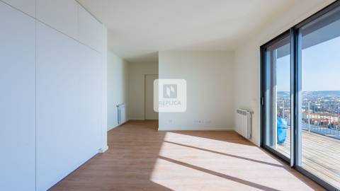 Penthouse T1 - Terraço de 39,50m2 panorâmico com cobertura.