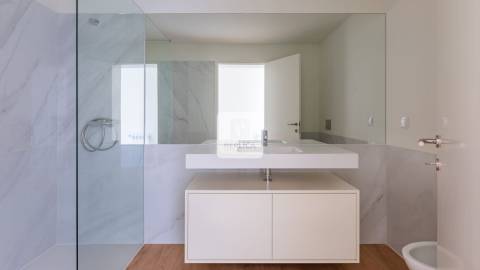 Penthouse T1 - Terraço de 39,50m2 panorâmico com cobertura.