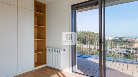 Penthouse T1 - Terraço de 39,50m2 panorâmico com cobertura.