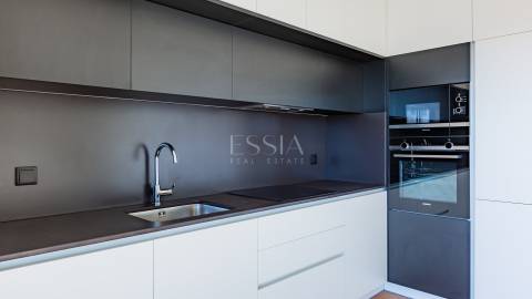 Penthouse T1 - Terraço de 39,50m2 panorâmico com cobertura.