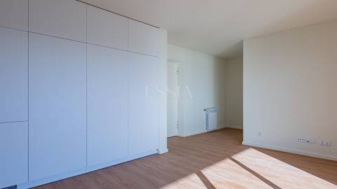 Penthouse T1 - Terraço de 39,50m2 panorâmico com cobertura.