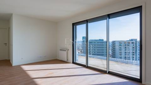 Penthouse T1 - Terraço de 39,50m2 panorâmico com cobertura.