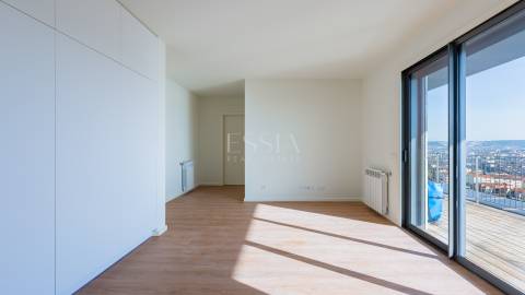 Penthouse T1 - Terraço de 39,50m2 panorâmico com cobertura.