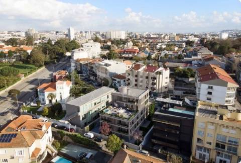 Apartamento Cobertura T4 Duplex com terraço e jacuzzi na Av. da Boavista no Porto