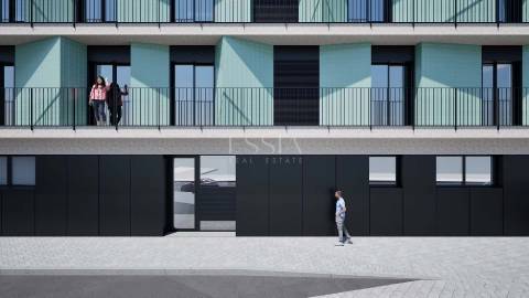 Apartamento T0 com Varanda e Lugar de Garagem