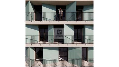 Apartamento T0 com Varanda e Lugar de Garagem