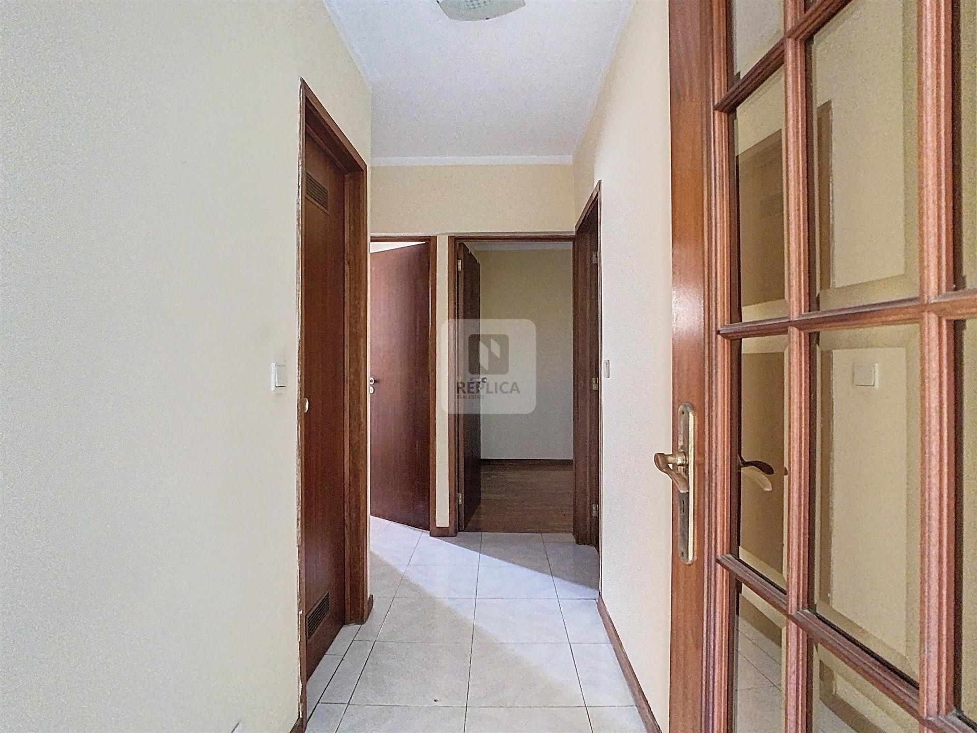 Apartamento T2+1 à venda no último Andar a Ramalde, Porto