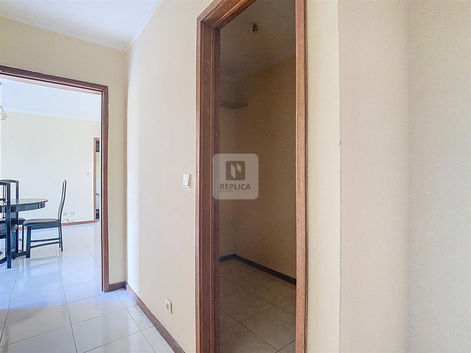 Apartamento T2+1 à venda no último Andar a Ramalde, Porto