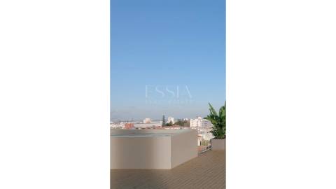 Apartamento T4 com Terraço no The Avenue, Antas