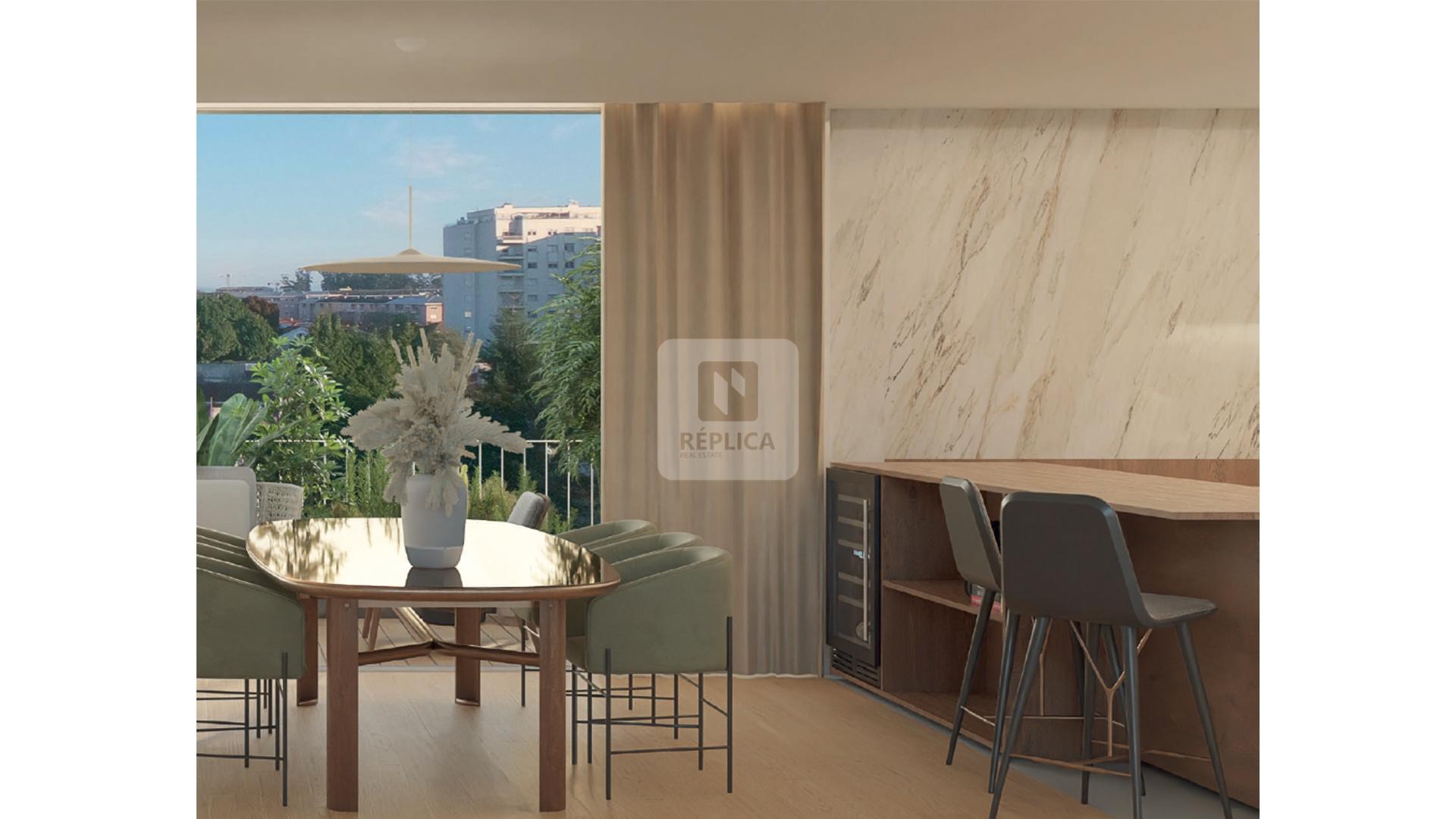 Apartamento T3 com varanda no The Avenue nas Antas