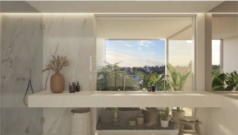 Apartamento T3 com varanda no The Avenue nas Antas