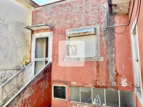 Quinta com moradia para recuperar em Gulpilhares, Vila Nova de Gaia