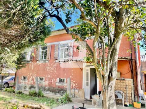 Quinta com moradia para recuperar em Gulpilhares, Vila Nova de Gaia