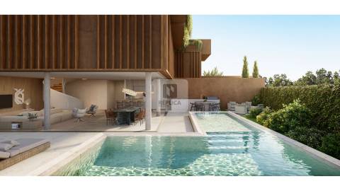 T4 Duplex com Jardim e Piscina no The Principado Cascais