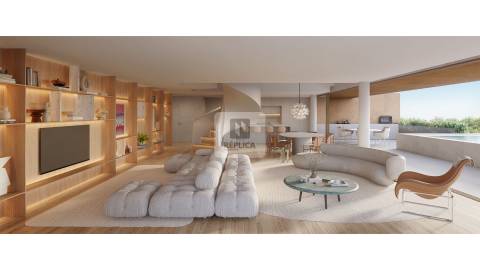 T4 Duplex com Jardim e Piscina no The Principado Cascais