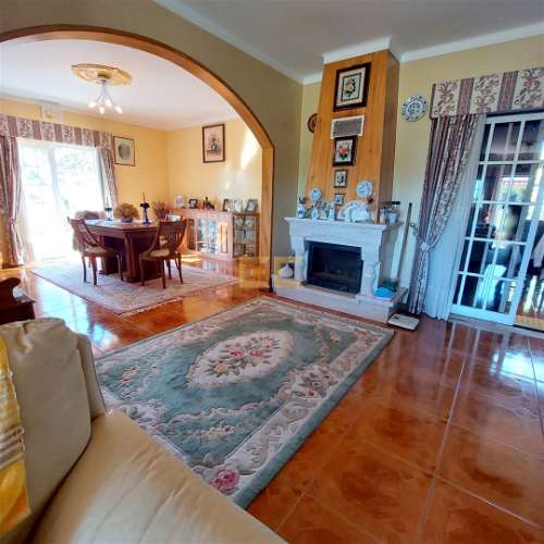 Moradia a 10 minutos da praia, com grande jardim!