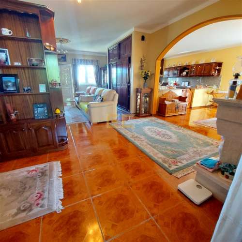 Moradia a 10 minutos da praia, com grande jardim!