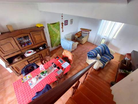 Moradia com terreno, em Seiça!