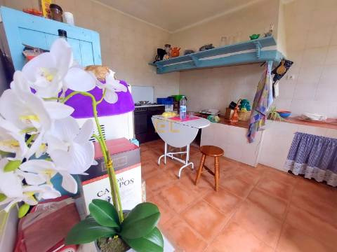 Moradia com terreno, em Seiça!