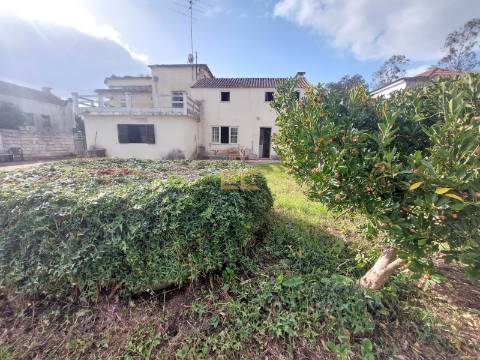 Moradia com terreno, em Seiça!