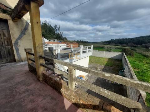 Moradia com terreno, em Seiça!