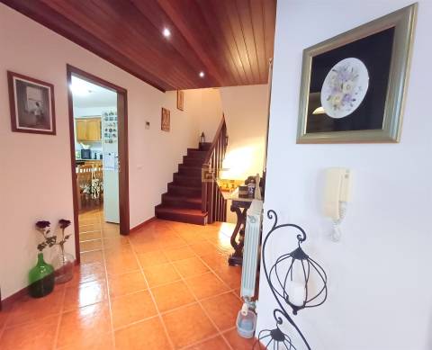 Moradia T5 com jardim e garagem, para venda na Figueira da Foz- Tavarede!