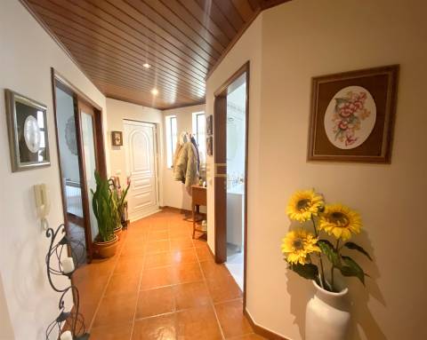 Moradia T5 com jardim e garagem, para venda na Figueira da Foz- Tavarede!