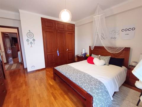 Moradia T5 com jardim e garagem, para venda na Figueira da Foz- Tavarede!