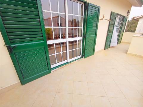 Moradia T5 com jardim e garagem, para venda na Figueira da Foz- Tavarede!