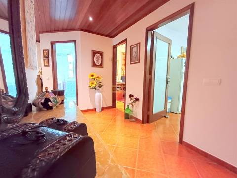 Moradia T5 com jardim e garagem, para venda na Figueira da Foz- Tavarede!