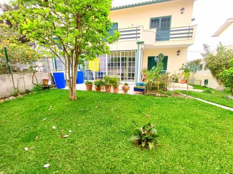 Moradia T5 com jardim e garagem, para venda na Figueira da Foz- Tavarede!