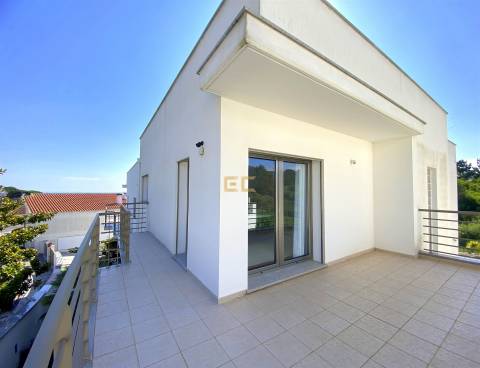 Moradia T5 com piscina, para venda na Figueira da Foz-  Buarcos!
