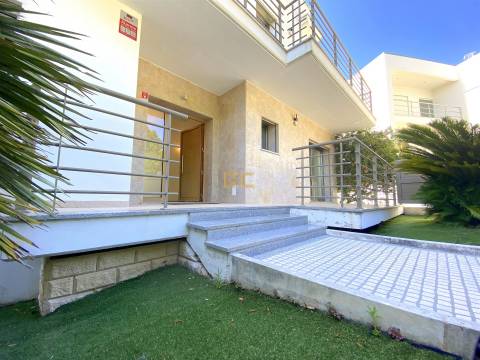 Moradia T5 com piscina, para venda na Figueira da Foz-  Buarcos!