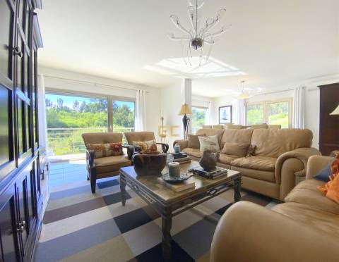 Moradia T5 com piscina, para venda na Figueira da Foz-  Buarcos!