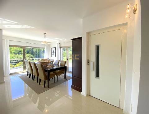 Moradia T5 com piscina, para venda na Figueira da Foz-  Buarcos!