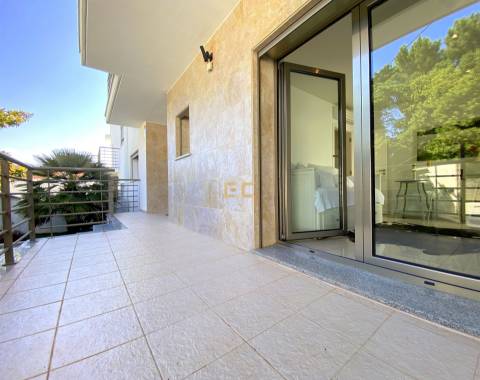 Moradia T5 com piscina, para venda na Figueira da Foz-  Buarcos!