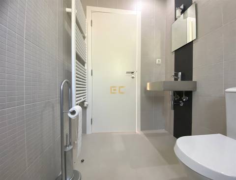 Moradia T5 com piscina, para venda na Figueira da Foz-  Buarcos!