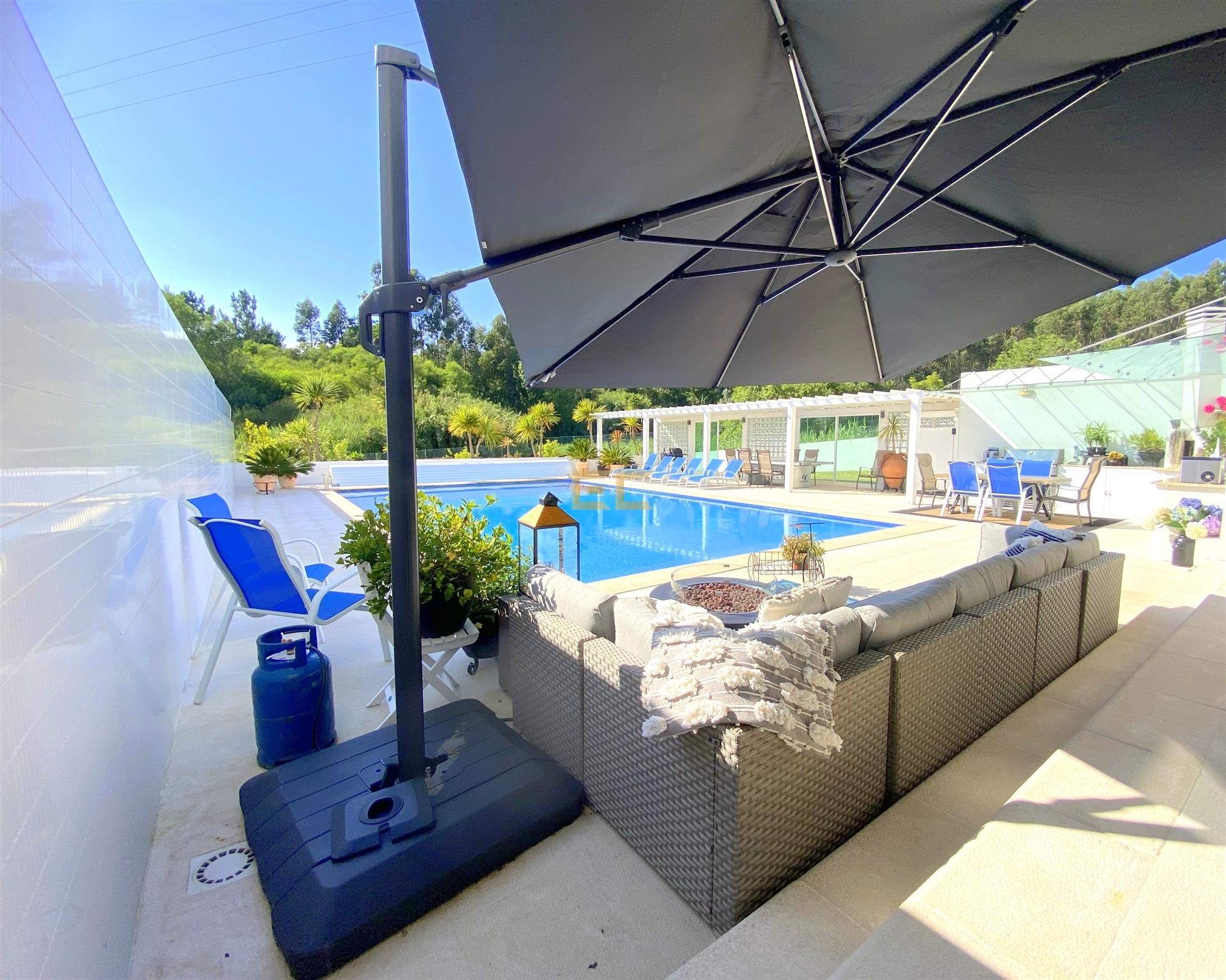 Moradia T5 com piscina, para venda na Figueira da Foz-  Buarcos!