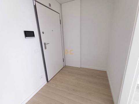 Apartamento T2 NOVO, com lugar de garagem e arrumo, na Figueira da Foz- Buarcos!